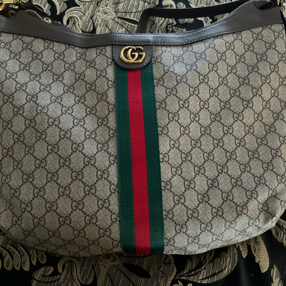 Gorgeous Gucci Crossbody Bag